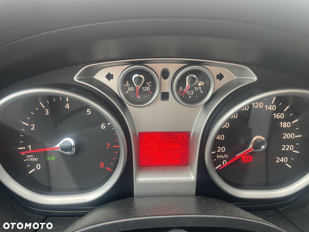 Ford Focus 1.6 Ambiente - 9