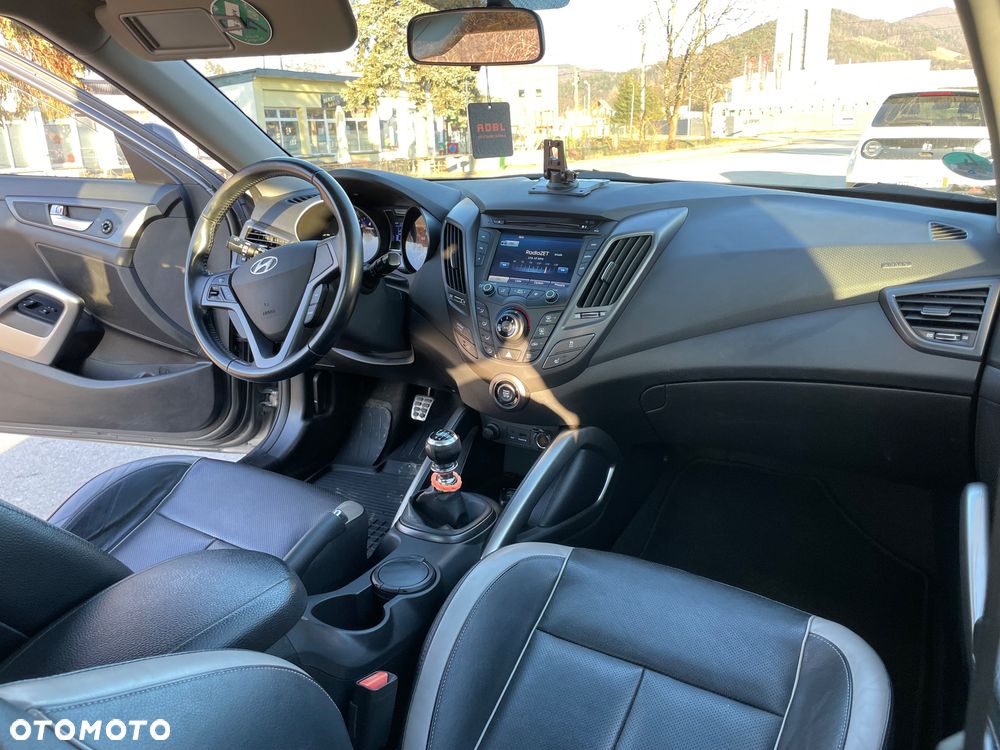 Hyundai Veloster 1.6 Turbo Premium - 18