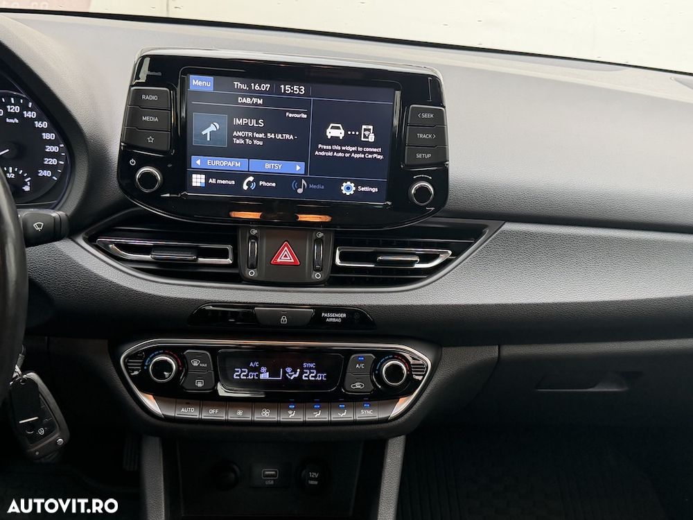 Hyundai i30 1.5 T-GDI 160CP MHEV 5DR M/T Highway - 12