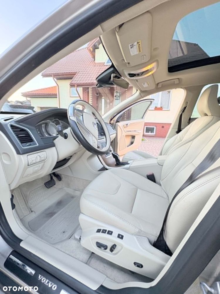 Volvo XC 60 T6 AWD Geartronic Momentum - 15