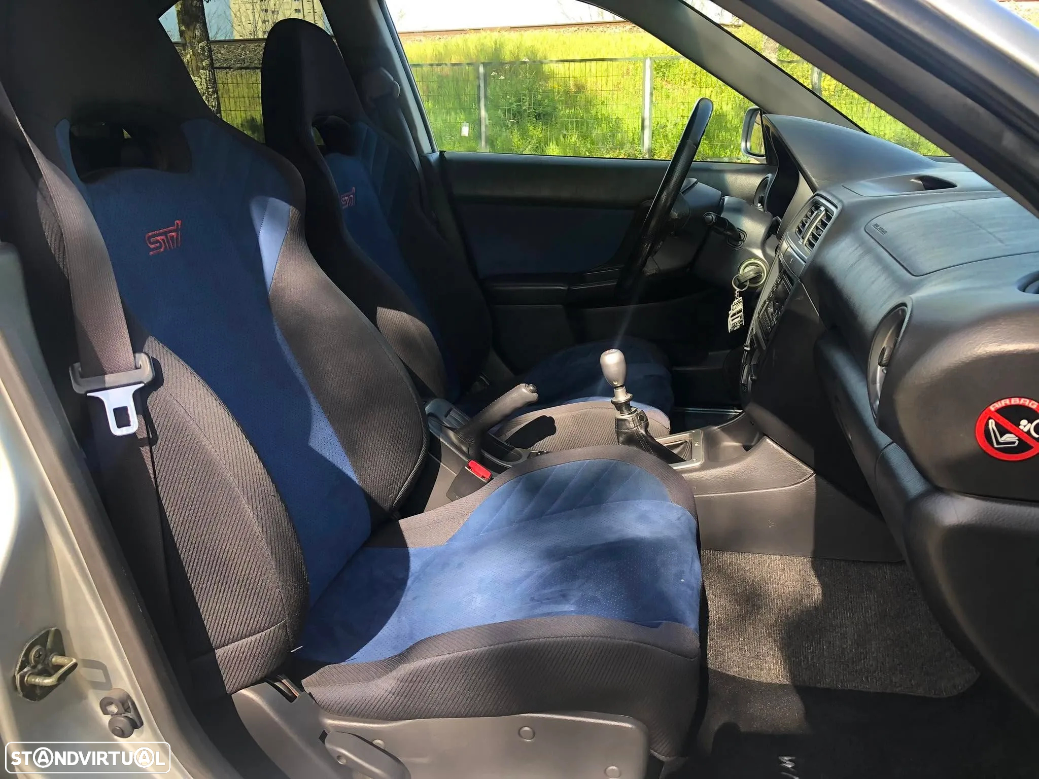 Subaru Impreza Sedan 2.0 WRX STi - 13