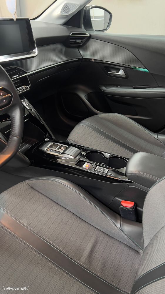 Peugeot e-208 Allure - 15