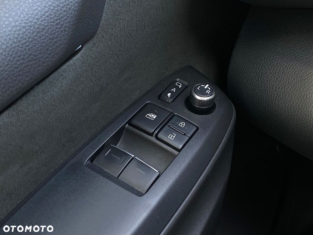 Toyota Yaris - 30