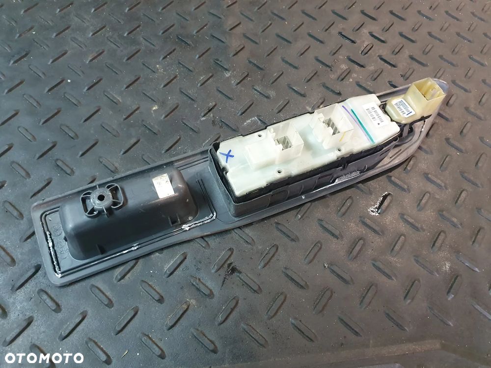 DODGE CALIBER I PANEL PRZYCISKI WŁĄCZNIKI SZYB 56040691AD/B - 4