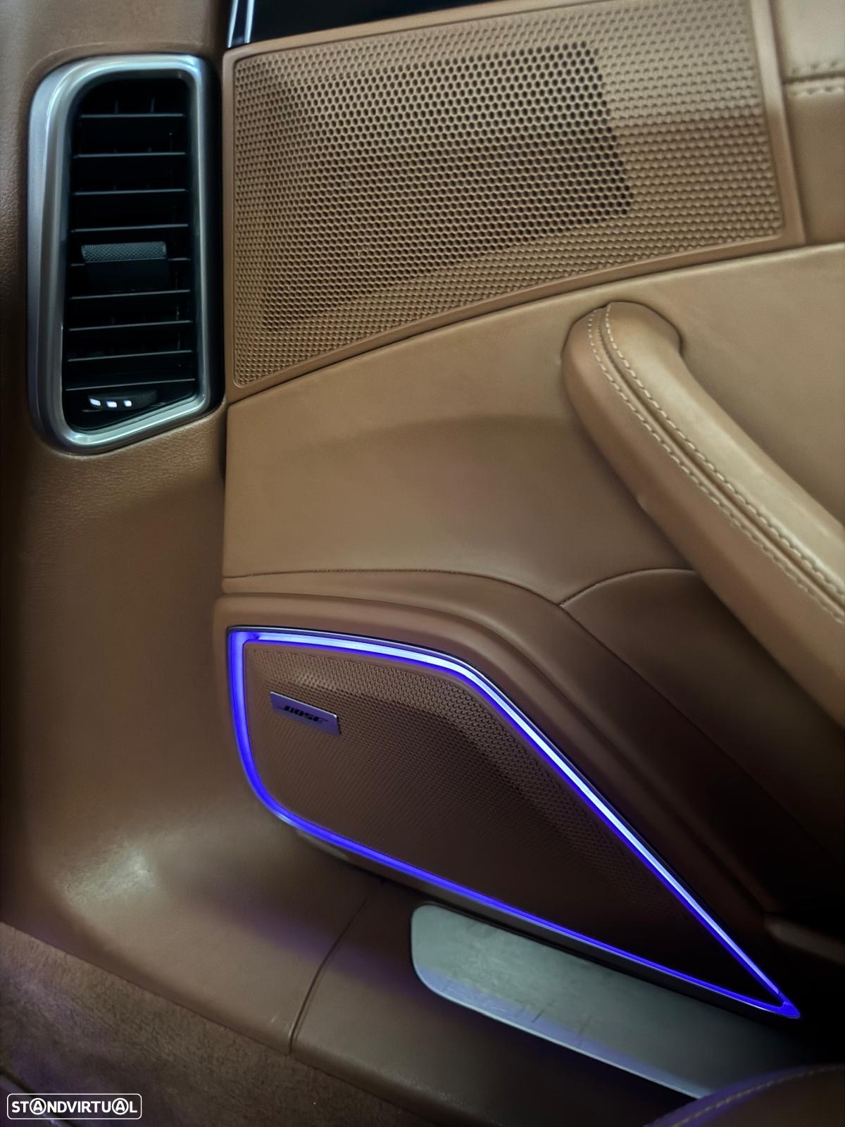 Porsche Panamera Sport Turismo - 21