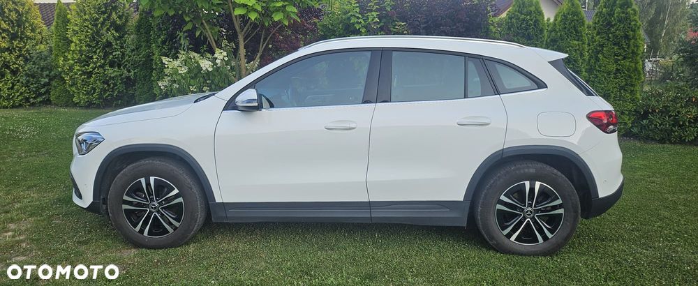 Mercedes-Benz GLA 200 Business Edition - 4