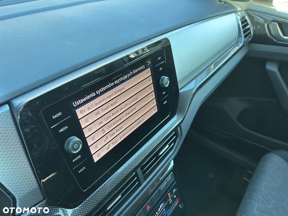 Volkswagen T-Cross - 10