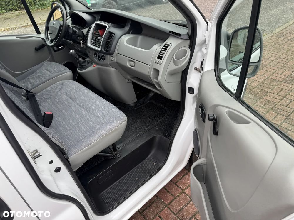 Renault Trafic - 15