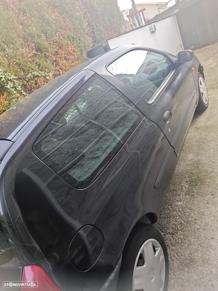 Renault Clio 1.9 D RN - 3