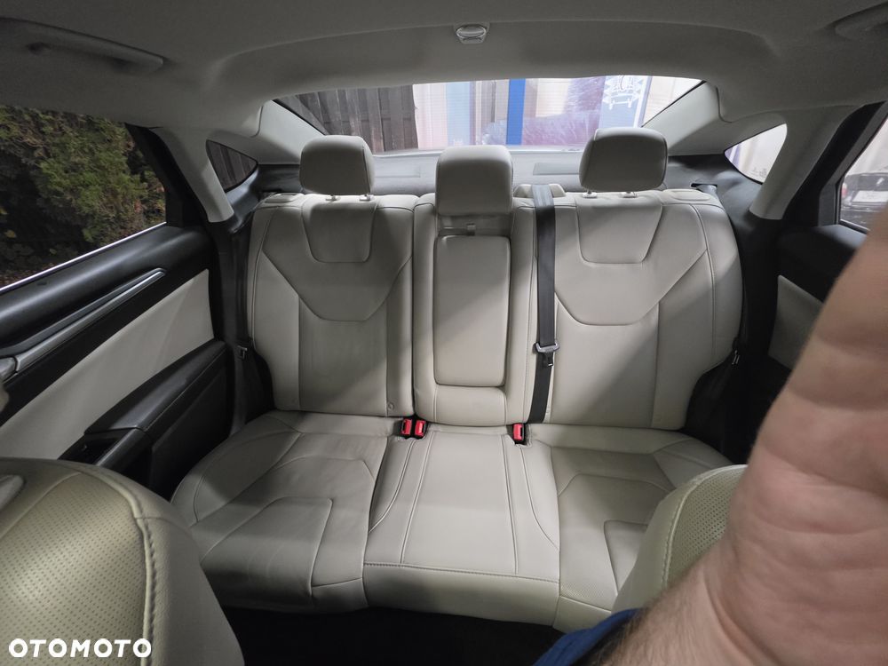 Ford Fusion 2.0 EcoBoost Titanium - 13