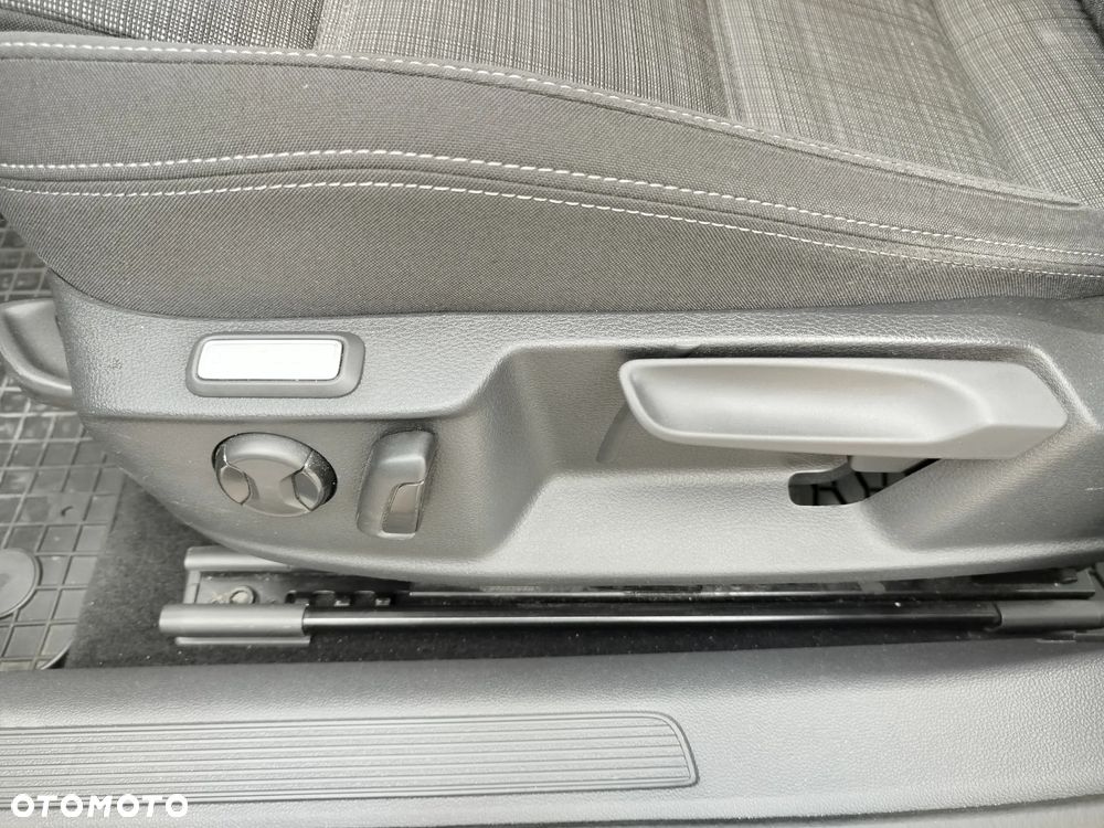 Volkswagen Passat 2.0 TSI Business DSG - 10