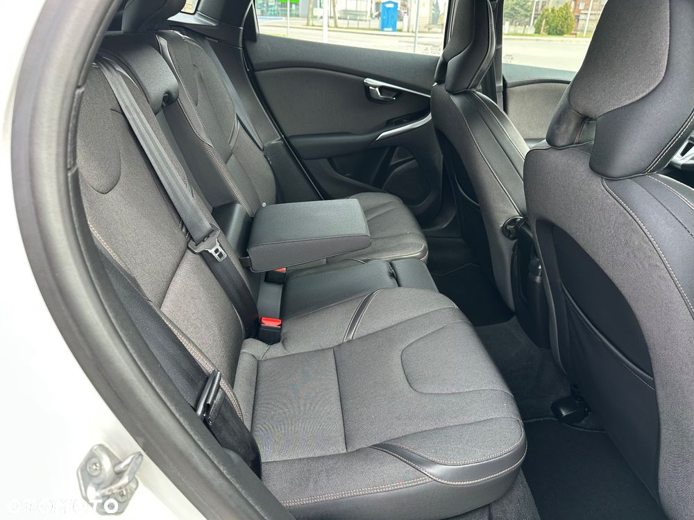 Volvo V40 - 13