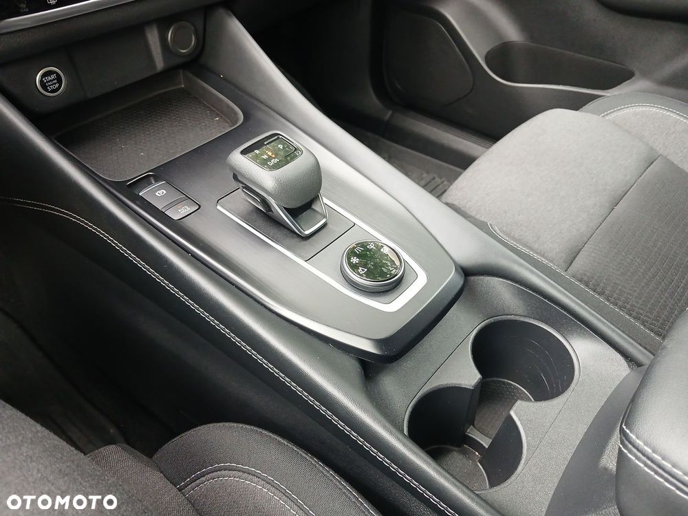 Nissan Qashqai 1.3 DIG-T MHEV 4x4 N-Connecta Xtronic - 17