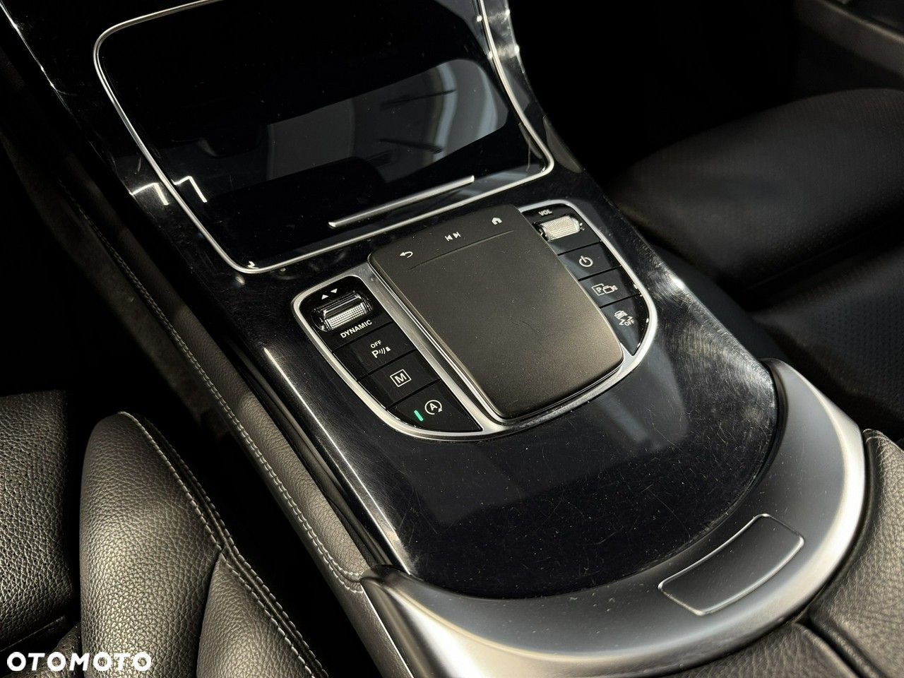 Mercedes-Benz GLC - 25