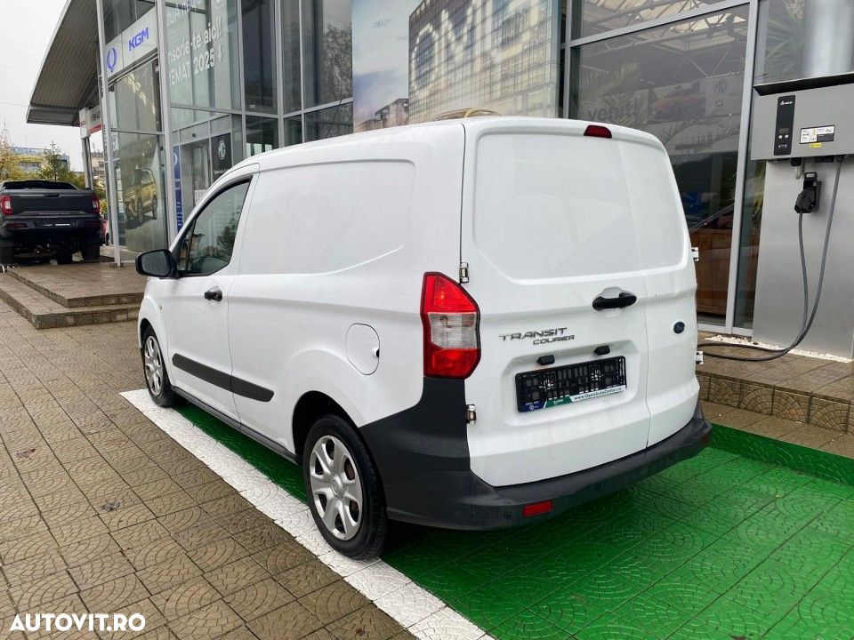 Ford Transit Courier - 6