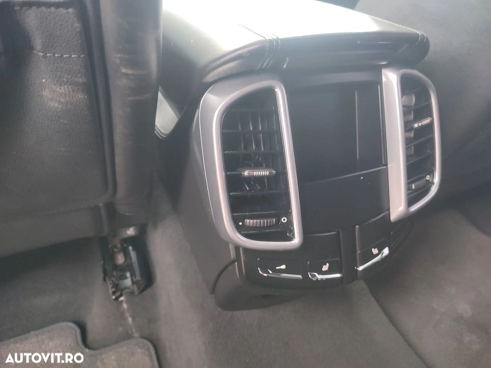 Porsche Cayenne - 13