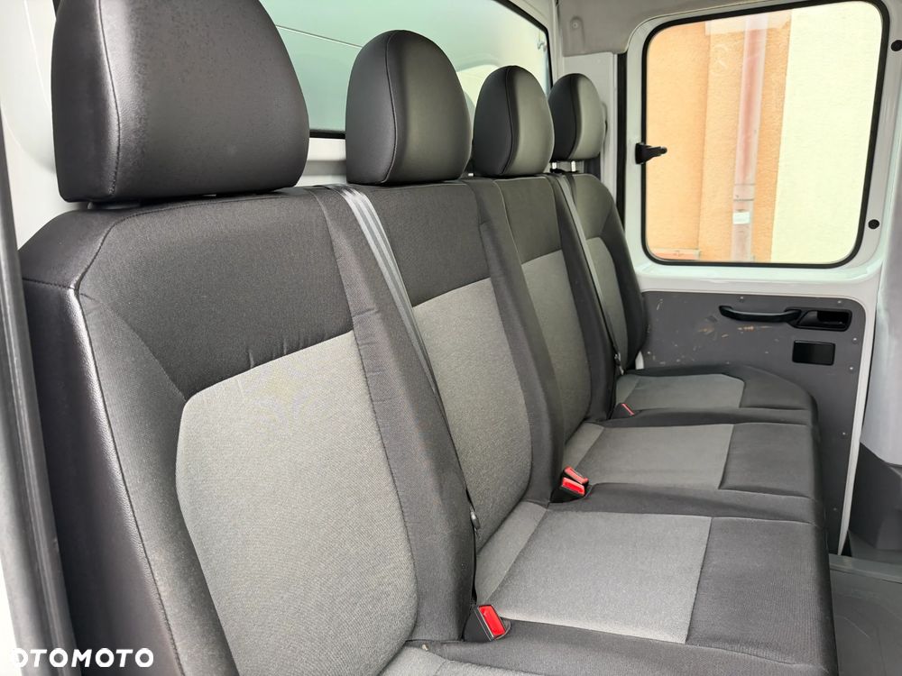 Volkswagen Crafter Doka Brygadówka 7 osób - 28