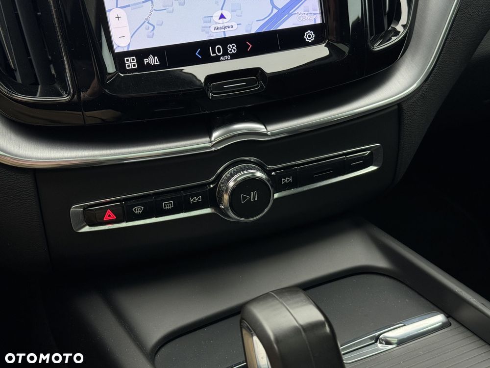 Volvo XC 60 T6 Plug-In Hybrid AWD Inscription - 26