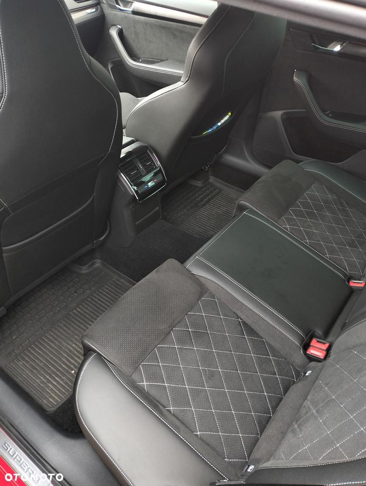 Skoda Superb 2.0 TSI Sportline DSG - 19