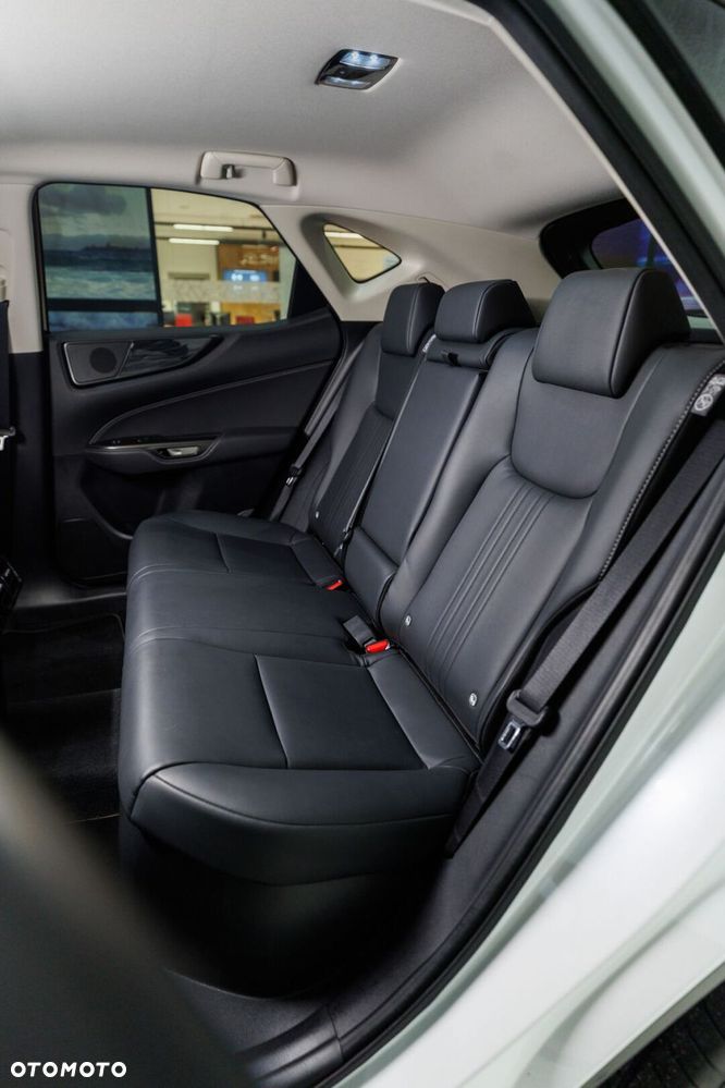 Lexus NX 350h Prestige 2WD - 19