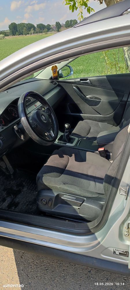 Volkswagen Passat 2.0 TDI Comfortline DPF - 8