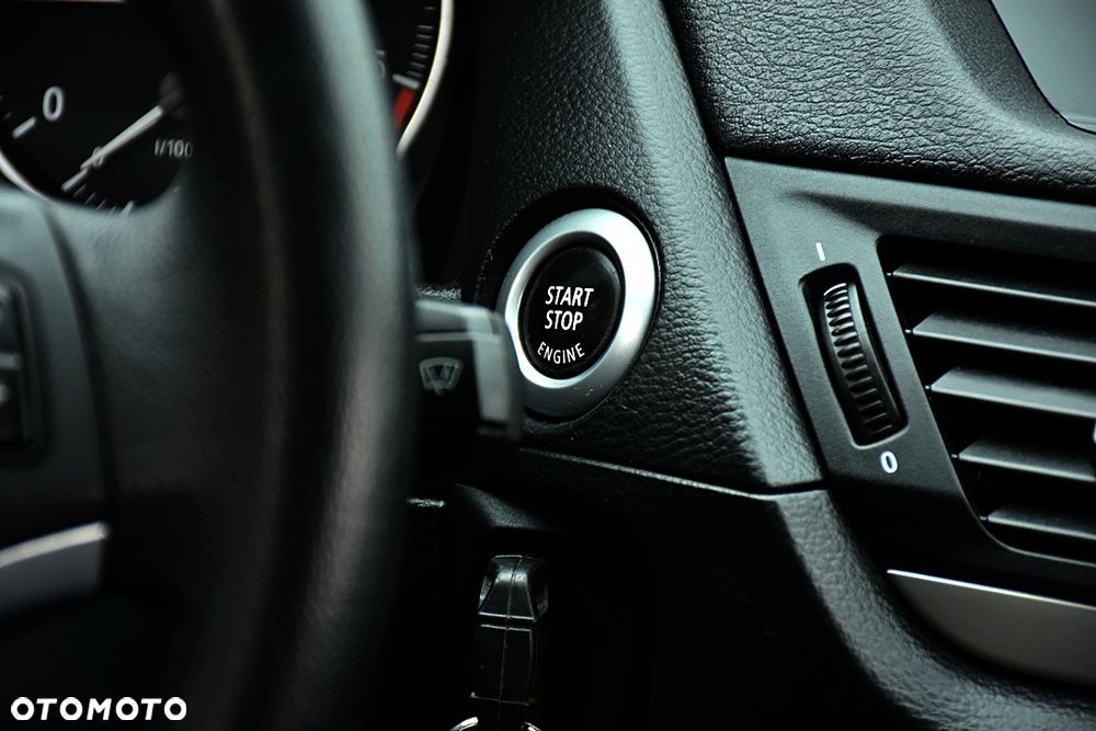 BMW X1 sDrive18d xLine - 22