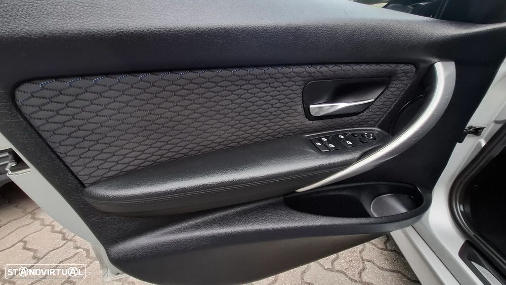BMW 318 d Touring Auto Pack M - 19