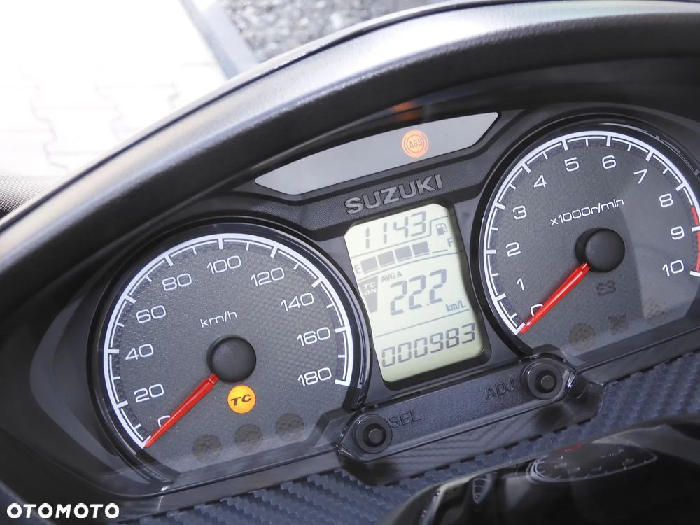 Suzuki Burgman - 29