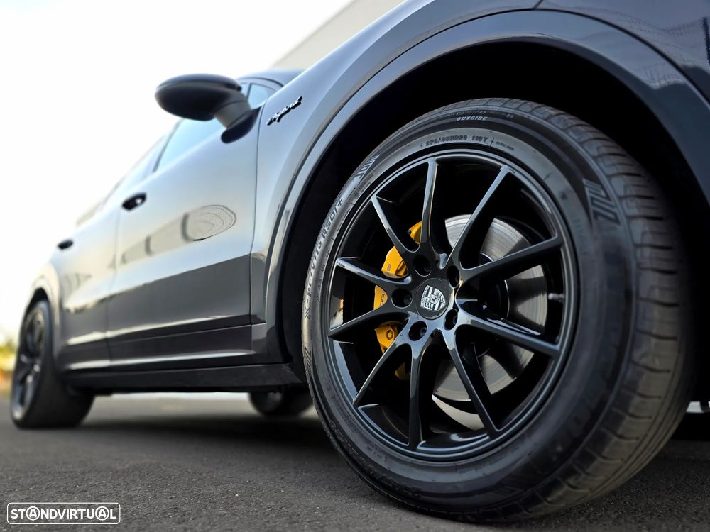 Porsche Cayenne Coupé E-Hybrid - 2