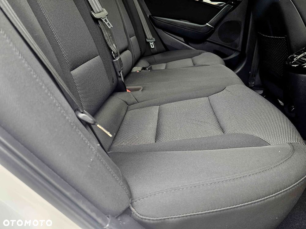 Hyundai i40 Kombi 1.7 CRDi Premium - 23