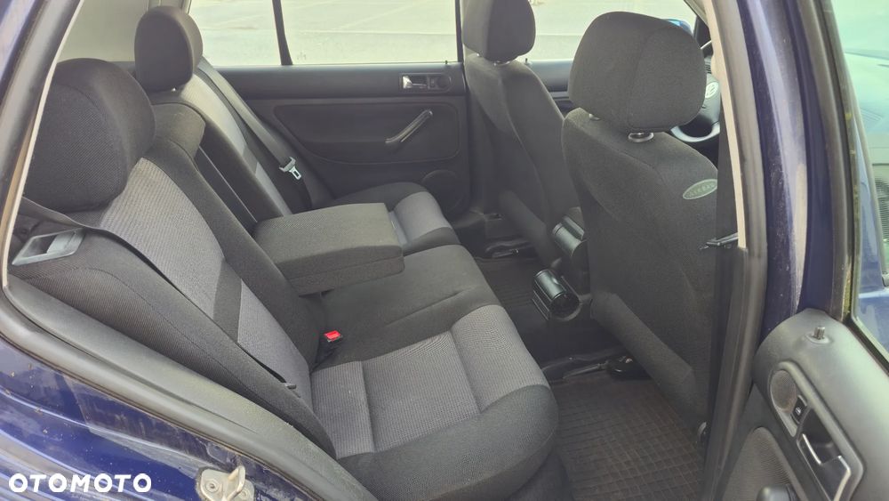 Volkswagen Golf 1.6 Basis - 16