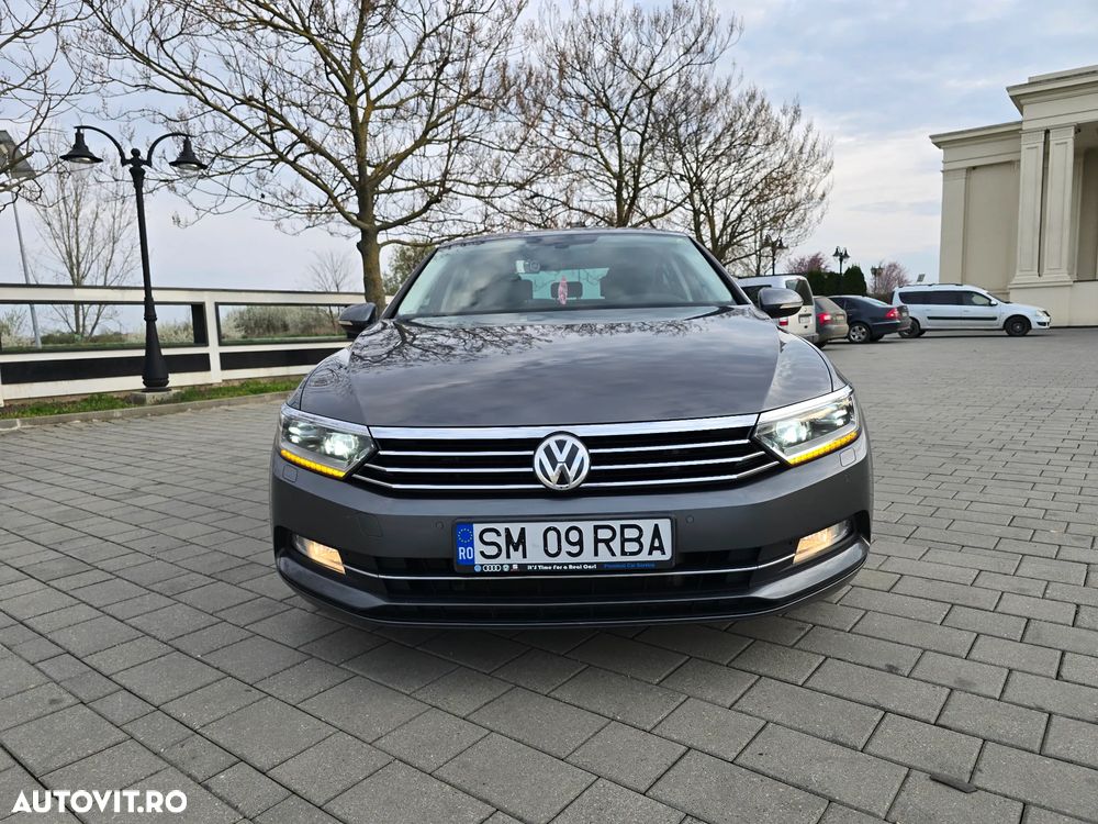 Volkswagen Passat 2.0 TDI DSG Comfortline - 23