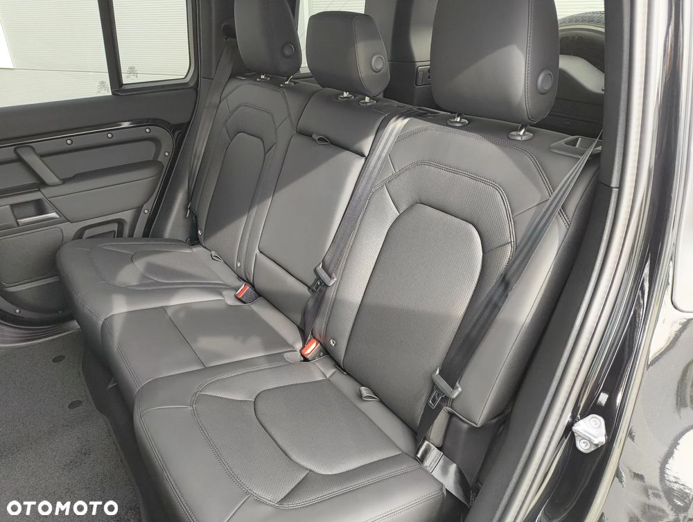 Land Rover Defender - 18