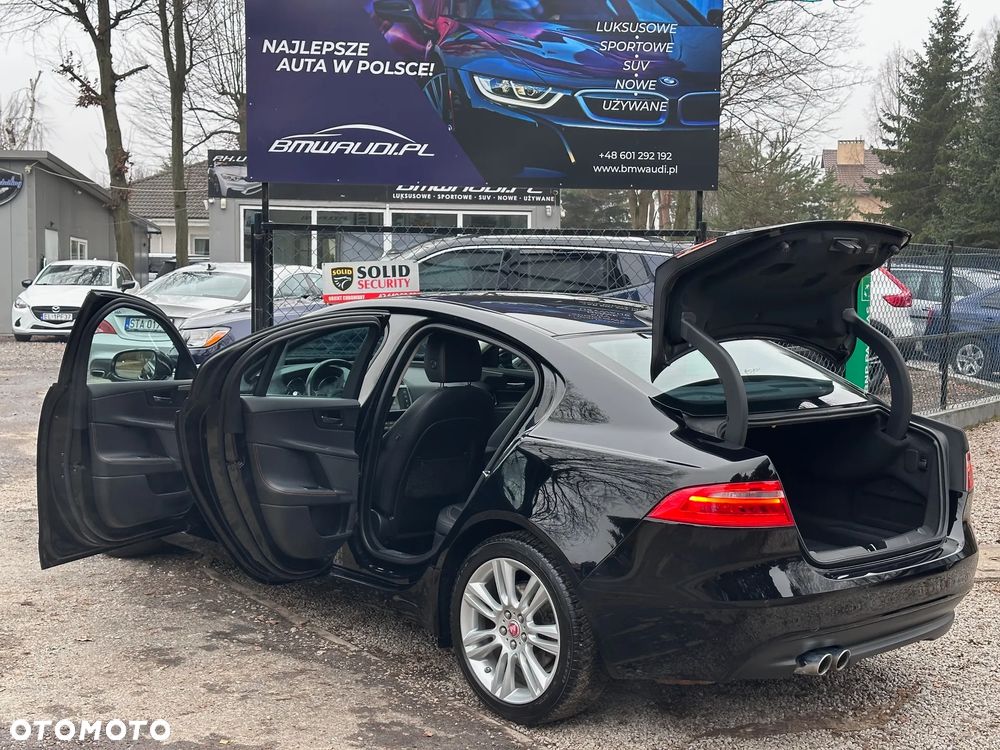 Jaguar XE 20d Prestige - 6