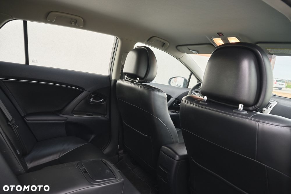 Toyota Avensis 2.0 D-4D Executive - 34