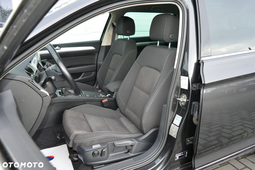 Volkswagen Passat Variant 1.6 TDI (BlueMotion Technology) DSG Trendline - 17