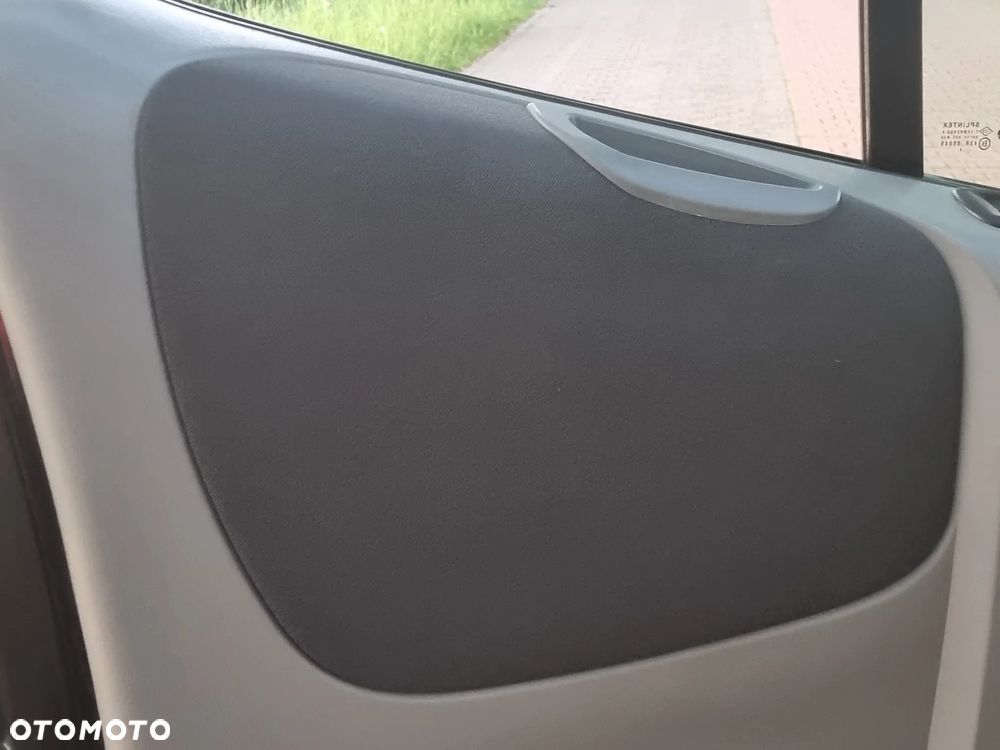 Opel Vivaro - 14