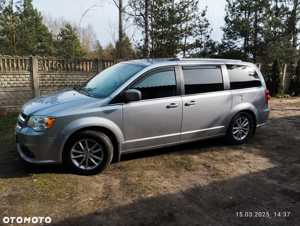 Dodge Grand Caravan - 4