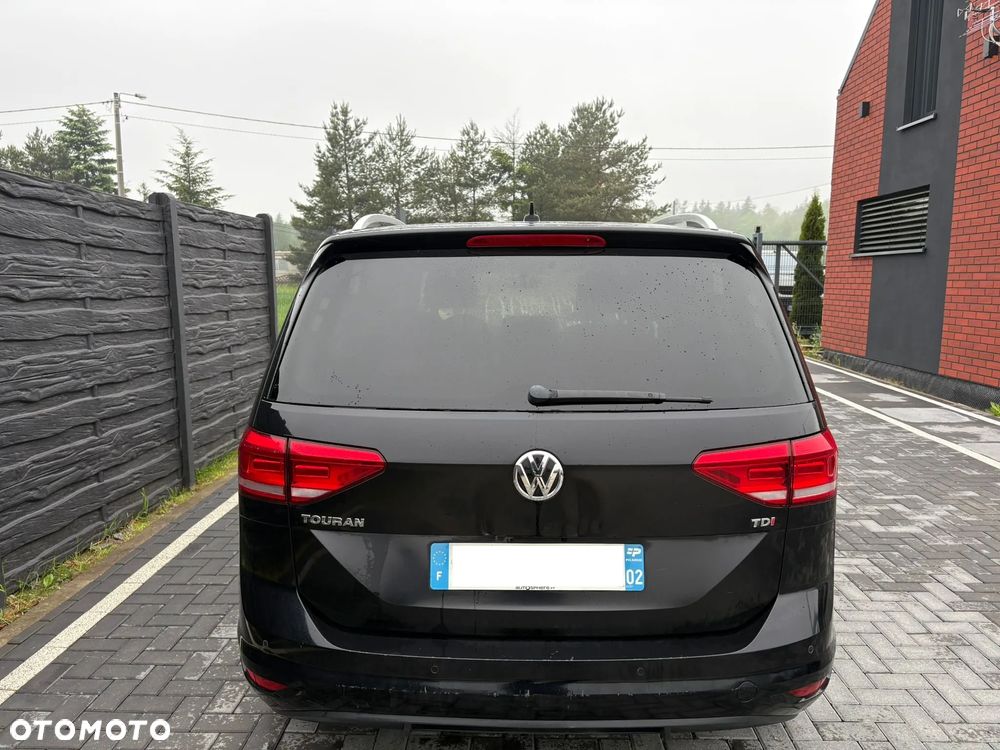 Volkswagen Touran 1.6 TDI SCR BlueMotion Technology DSG Comfortline - 23