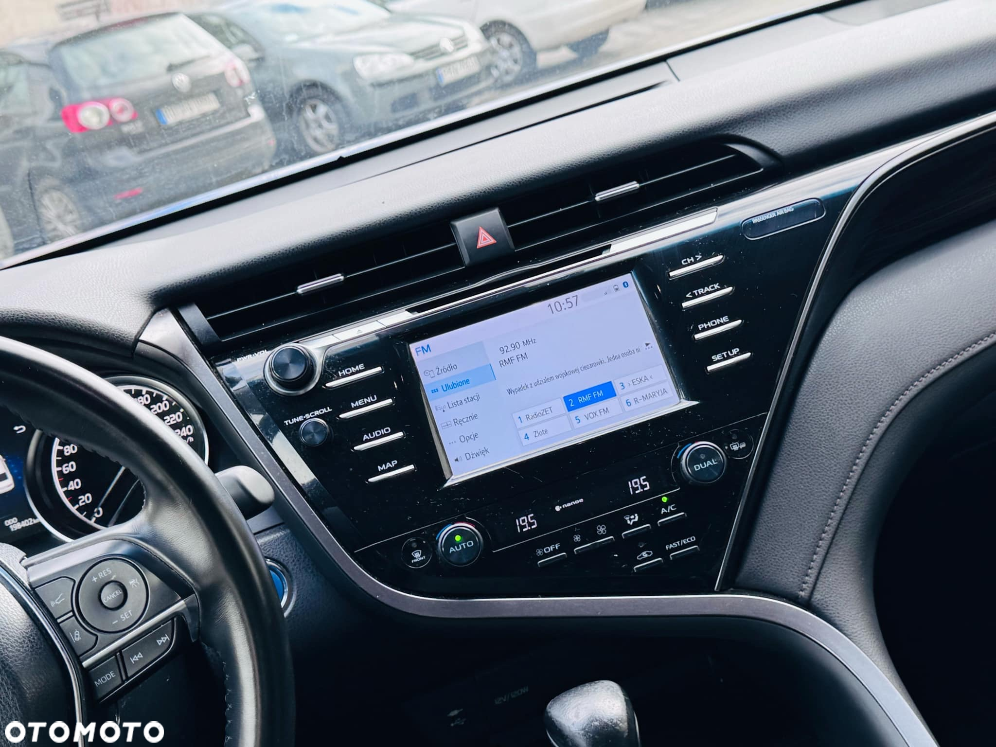 Toyota Camry 2.5 Hybrid Comfort CVT - 34