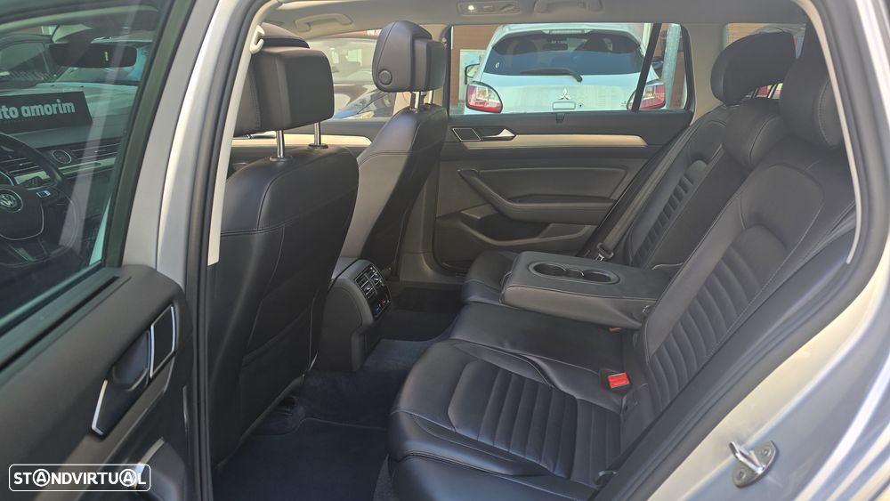 VW Passat Variant 2.0 TDI Highline DSG 4Motion - 21
