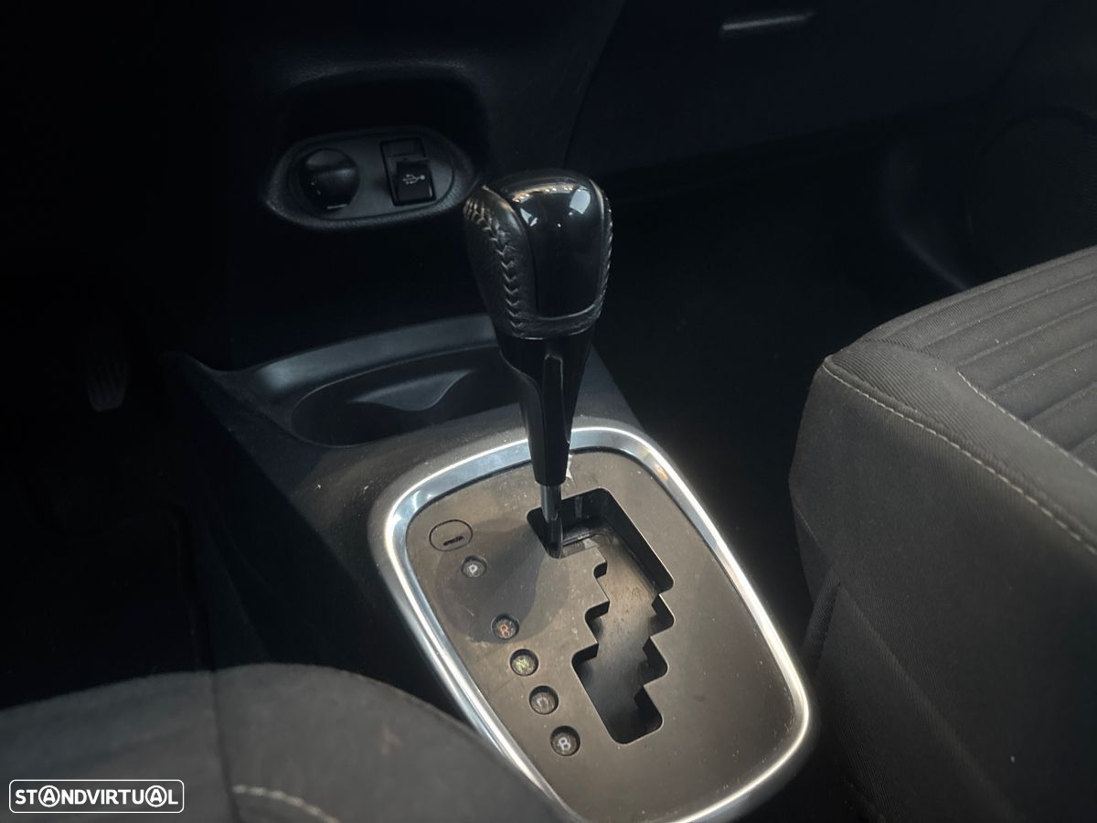 Toyota Yaris 1.5 HSD Comfort - 22