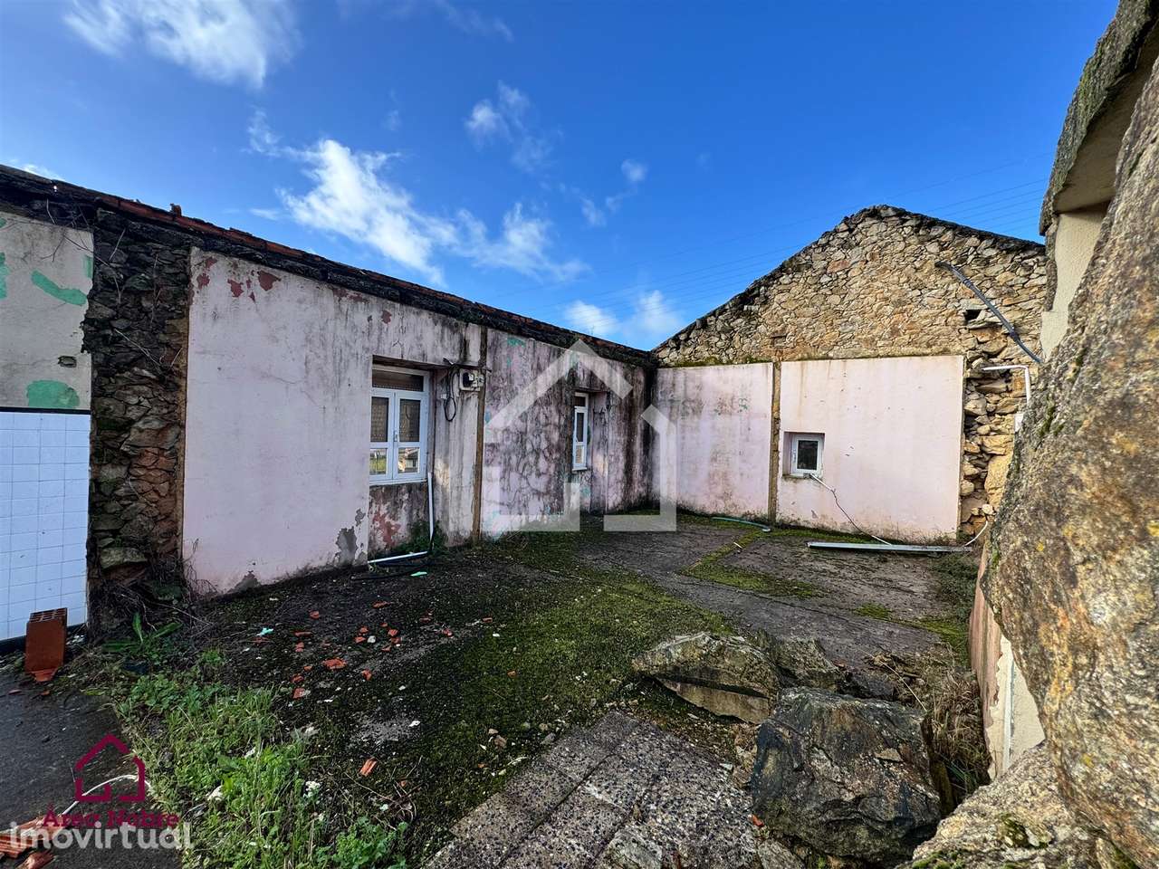 Casa antiga em pedra  - Romariz - Grande imagem: 3/27