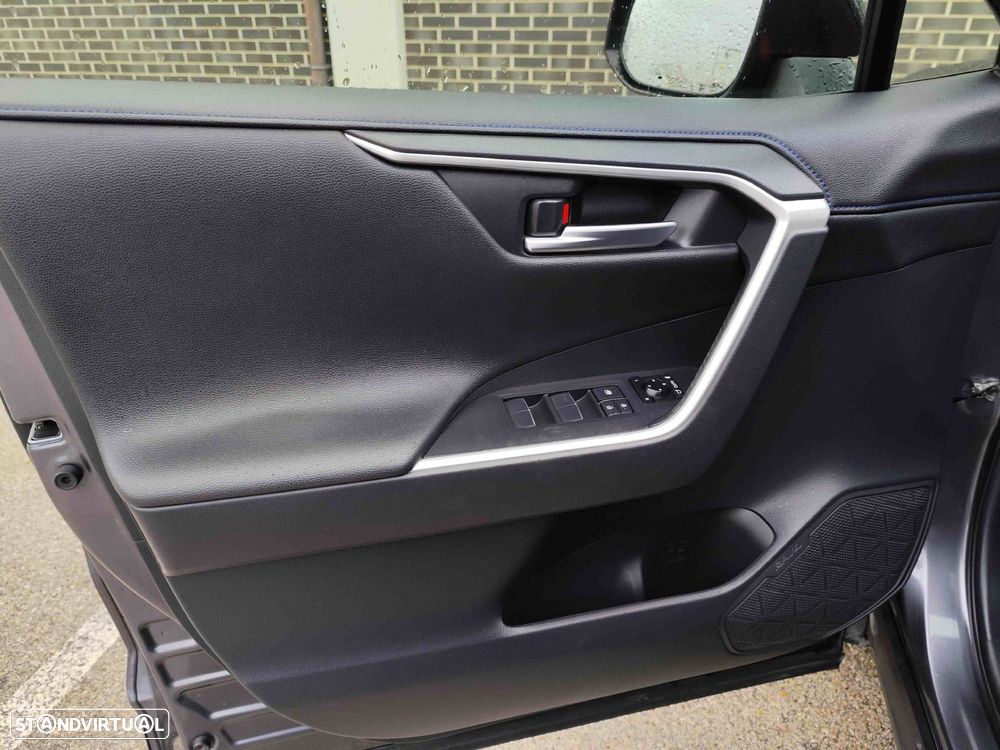 Toyota RAV4 2.5 HDF Lounge - 19