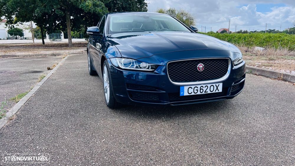 Jaguar XE - 12