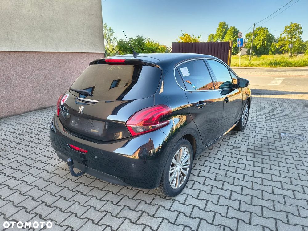 Peugeot 208 - 6