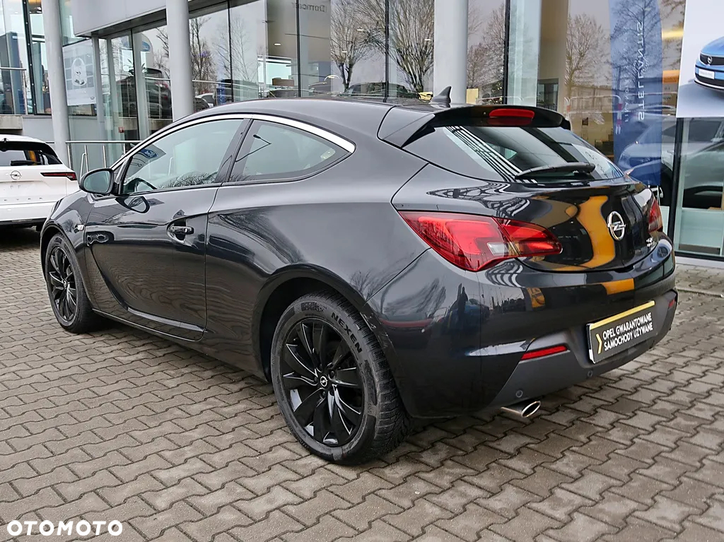Opel Astra IV GTC 2.0 CDTI Sport - 3