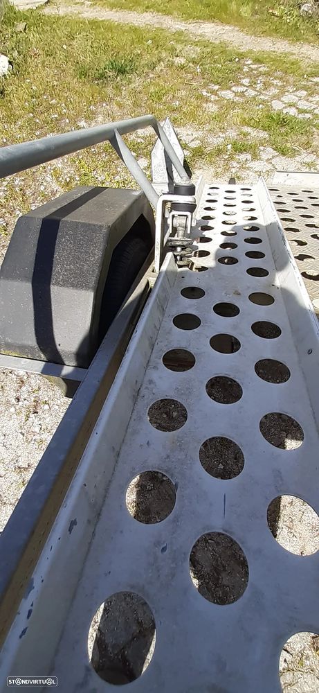 Mercedes-Benz W124 (1984-1997) 200 D - 17