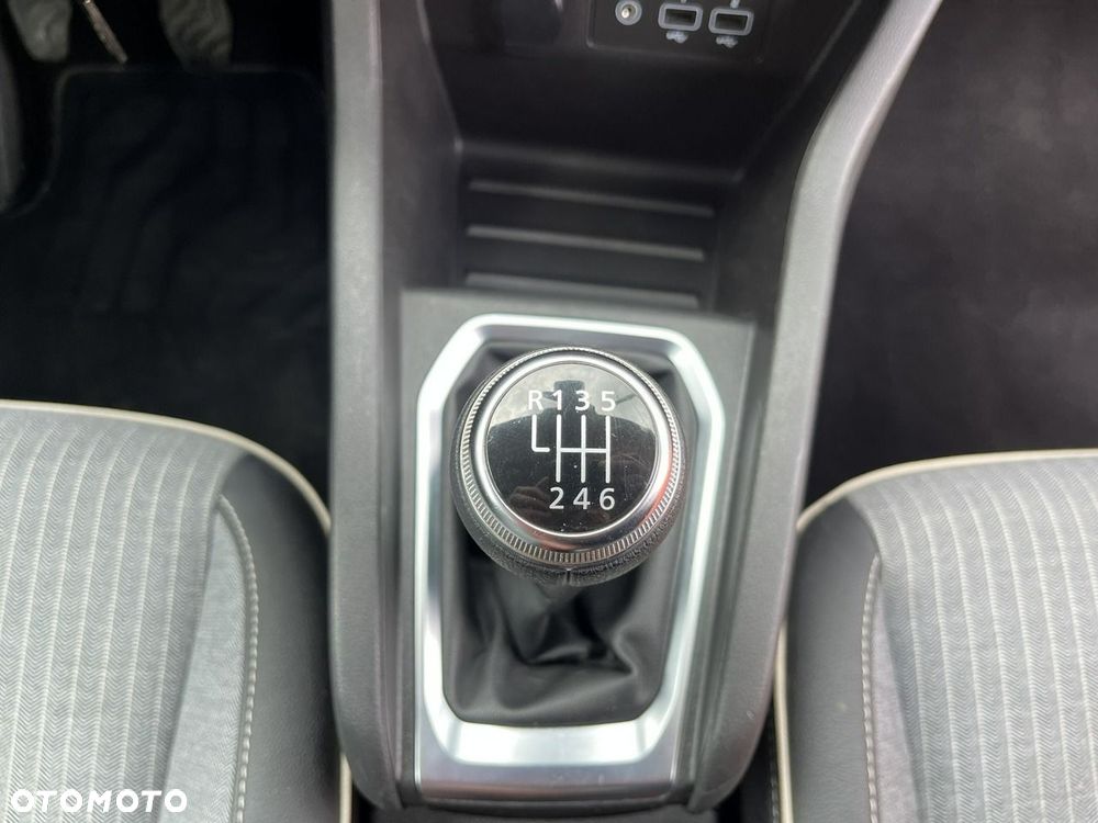 Renault Clio - 22