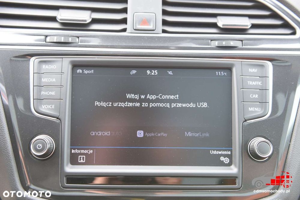Volkswagen Tiguan - 32